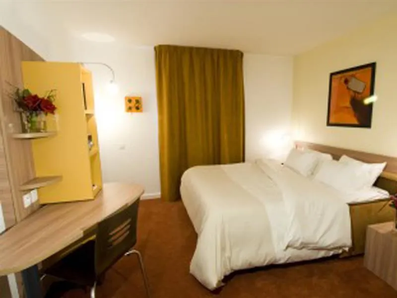 Canal Hotel