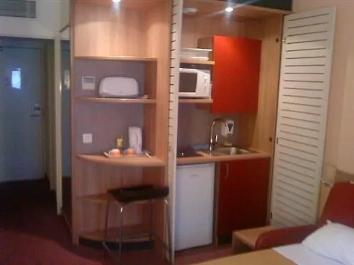 Canal Hotel