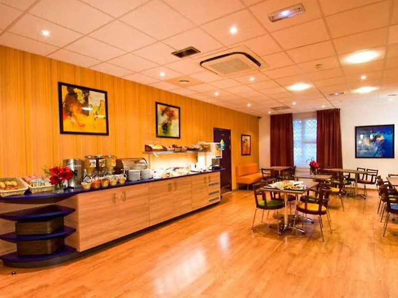 Canal Hotel 3*