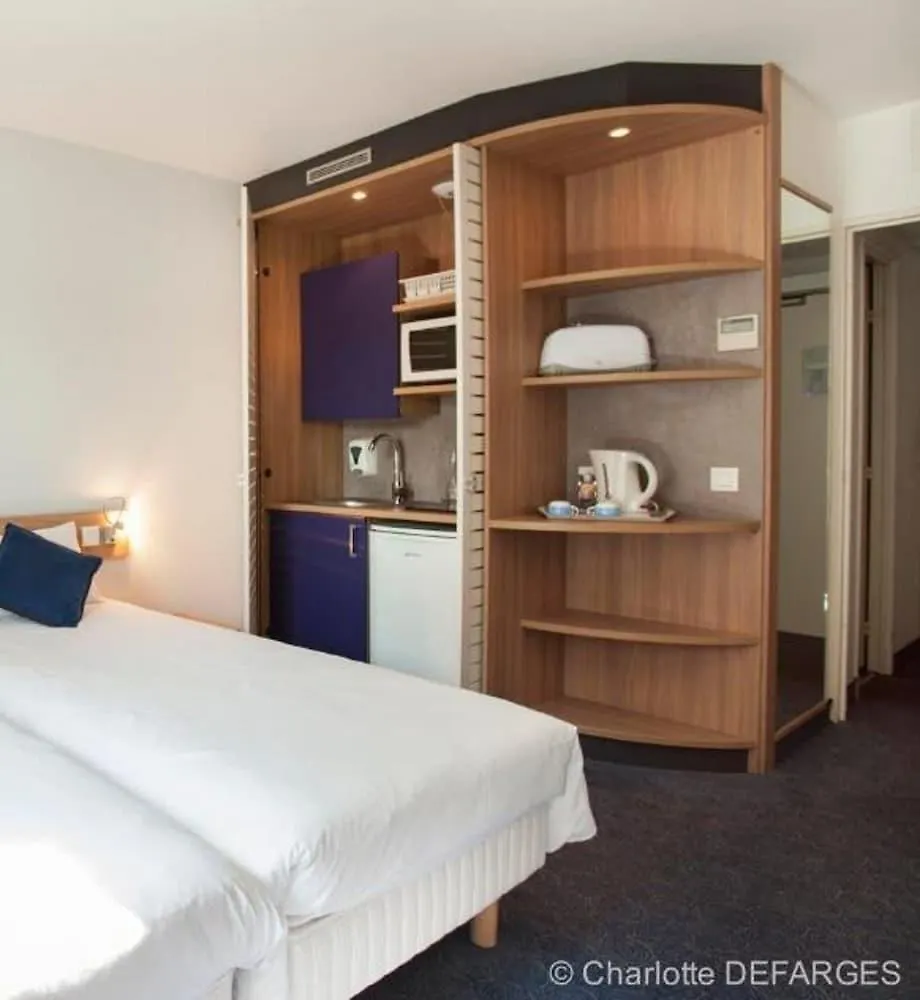 Canal Hotel 3*
