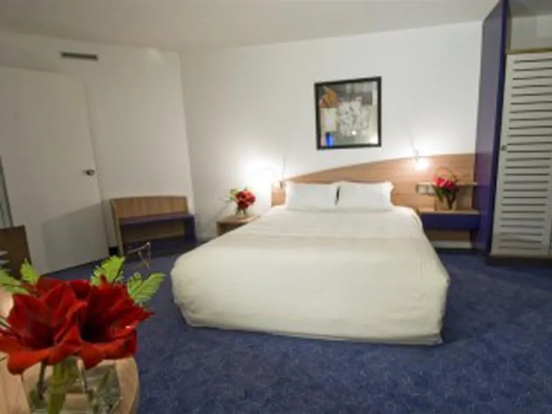 Canal Hotel Pantin