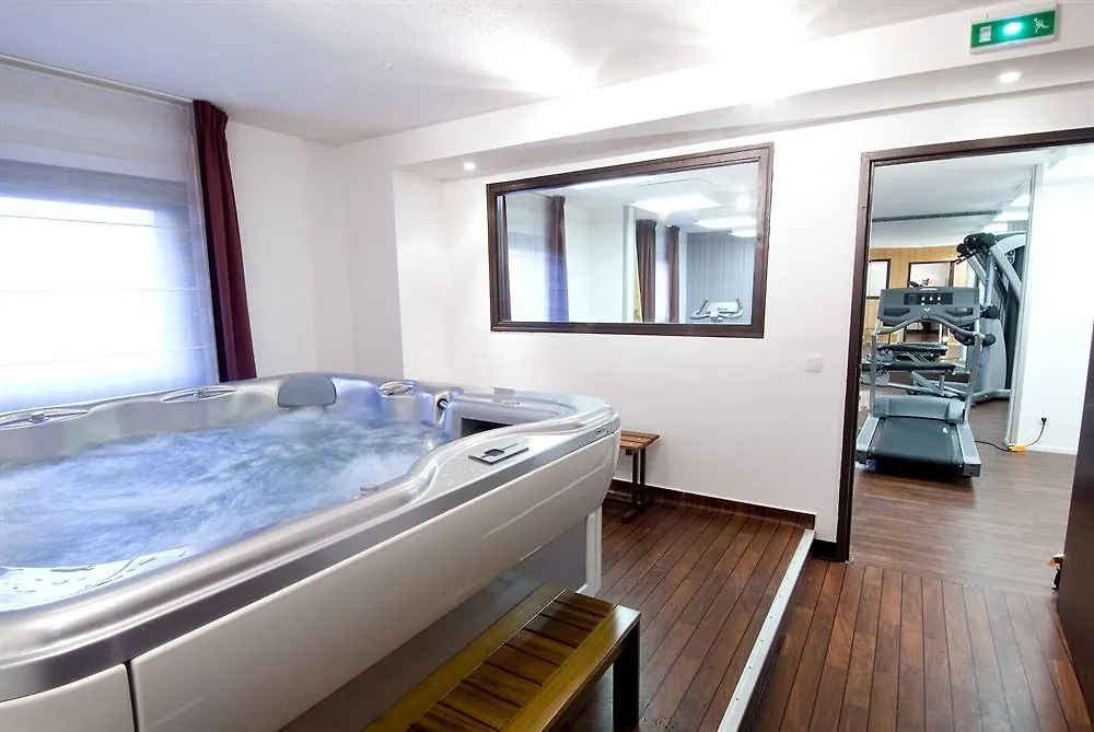 Canal Hotel Pantin